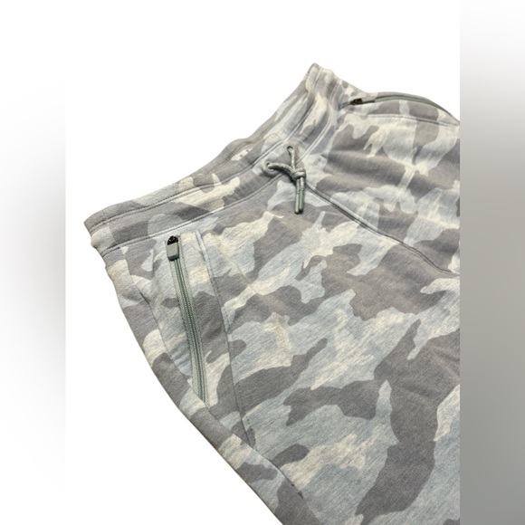 Athleta youth blue camo jogger sweat pants - Picture 6 of 7